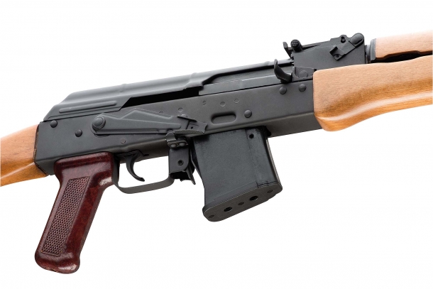 AK-9 e AK-22, i Kalashnikov di Armi Chiappa La carabina Chiappa AK-22 è camerata per il calibro .22 Long Rifle