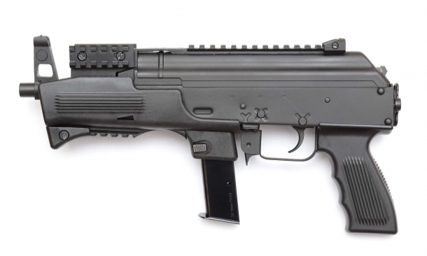 AK-9 e AK-22, i Kalashnikov di Armi Chiappa Lato sinistro del Chiappa Firearms AK-9