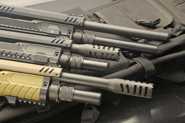 The Fabarm STF/12 modular system allows many different configuration combinations between barrel lenghts, muzzle brakes, magazine extensions...