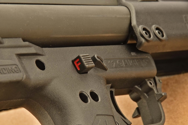 Right side of the cross-bolt safety switch