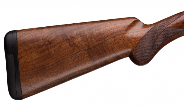 Browning Citori White Lightning The Citori White Lightning's round knob pistol grip allows the shooter to position his hand at the same, solid place for each shot