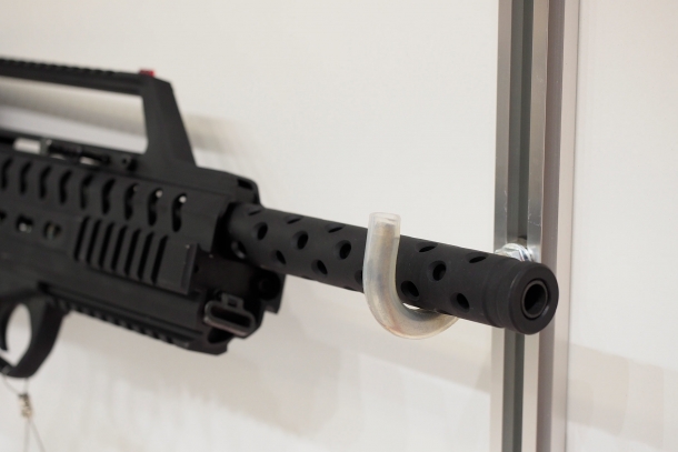 The Napoli N-100 features a ventilated aluminum barrel shroud