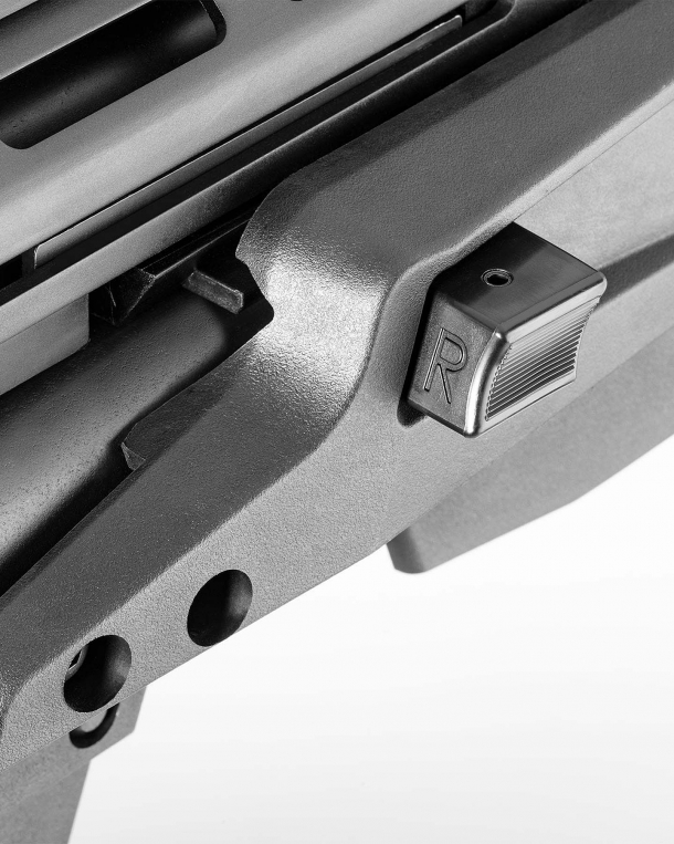 Smith & Wesson M&P 12 pump-action shotgun Smith & Wesson M&P 12 pump-action shotgun