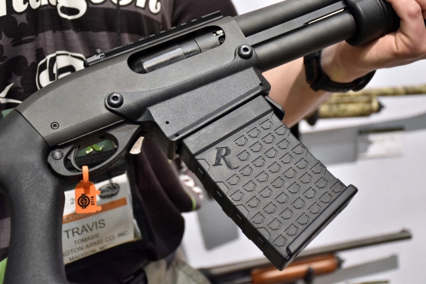 Remington 870 DM, il caricatore amovibile