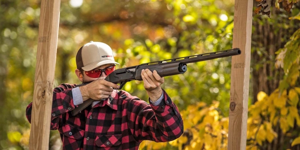 Savage Arms Renegauge semi-automatic hunting shotgun Savage Arms Renegauge semi-automatic hunting shotgun