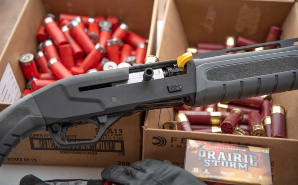 Savage Arms Renegauge semi-automatic hunting shotgun Savage Arms Renegauge semi-automatic hunting shotgun