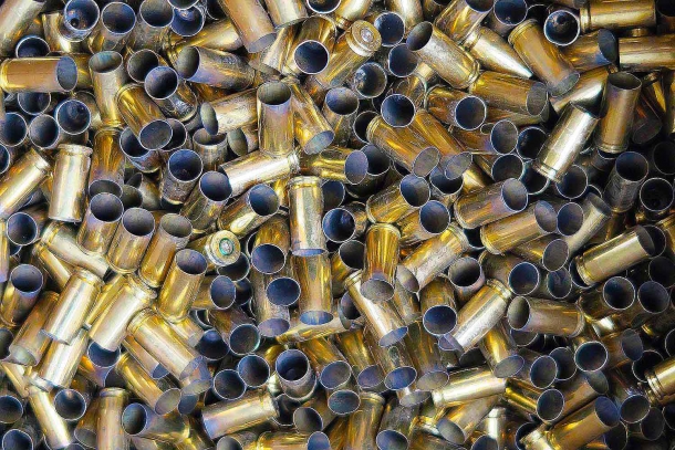 Pochi colpi all'anno non bastano a ottenere la destrezza necessaria a fronteggiare situazioni nelle quali è necessario utilizzare l'arma sotto stress. L'addestramento non è mai abbastanza.