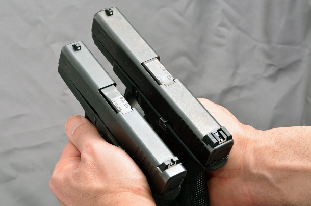 Tecnica: la dimensione (della pistola) conta il caricatore monofilare adottato nella piccola G43, riduce lo spessore rispetto i modelli che adottano il caricatore bifilare