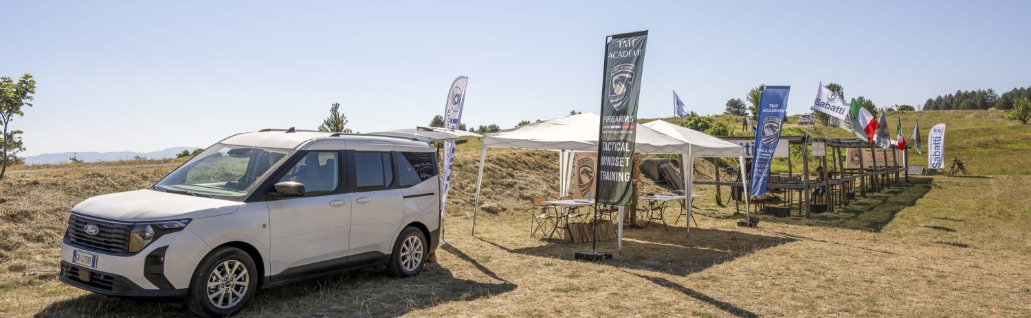 Trofeo Fiocchi-Sabatti 2024, non solo competizione... Il Workshop sul tiro di precisione è stato tenuto su un campo di tiro adiacente a quello dove si è svolto il Trofeo, con le persone libere di muoversi facilmente a piedi da un campo all'altro.
