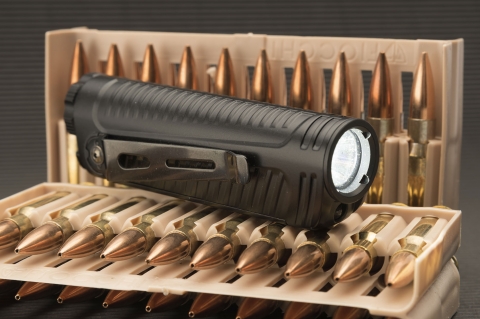 Torcia tattica Nitecore P18