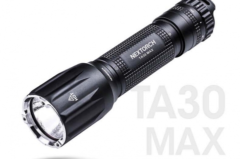 Nextorch TA30 MAX, la nuova e potente torcia tattica multifunzione