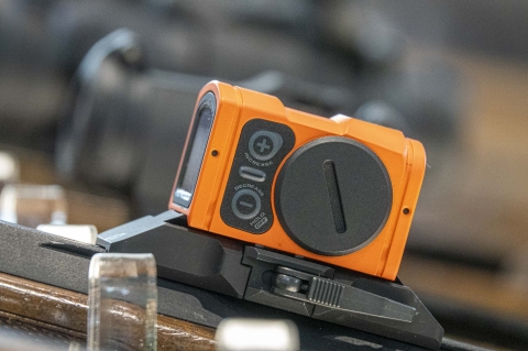 Aimpoint ACRO C2 Orange, il punto rosso "arancione"