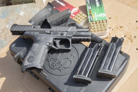 Beretta APX A1 Full Size: la striker-fired si rinnova