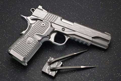 Cabot Guns Serenity MAX e Gentleman's Carry