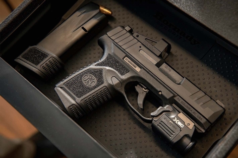 FN Reflex, nuova pistola micro-compatta da porto occulto