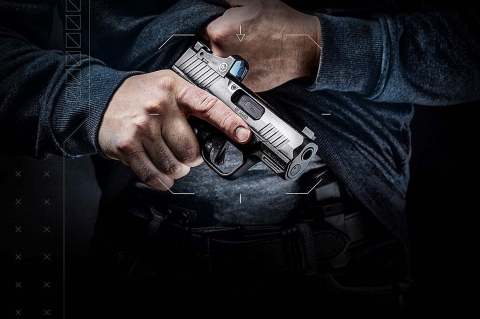 Extremely compact and lightweight, featuring an innovative locking system, the R7 Mako is Kimber's first polymer frame, striker-fired pistol