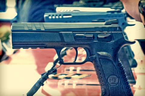 Pistola Tanfoglio Force ESSE a percussore lanciato