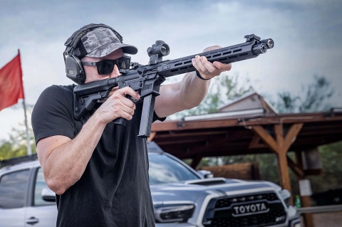 Springfield Armory SAINT Victor 9mm: a new AR-15 based pistol-caliber carbine