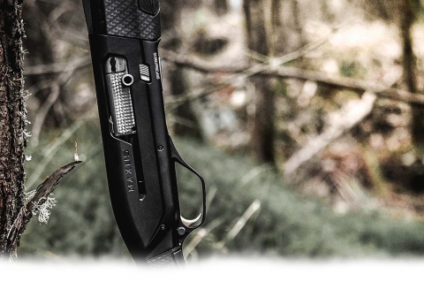 Fucile Browning Maxus 2 Composite Black: il "Supermagnum" semiautomatico tutta caccia!