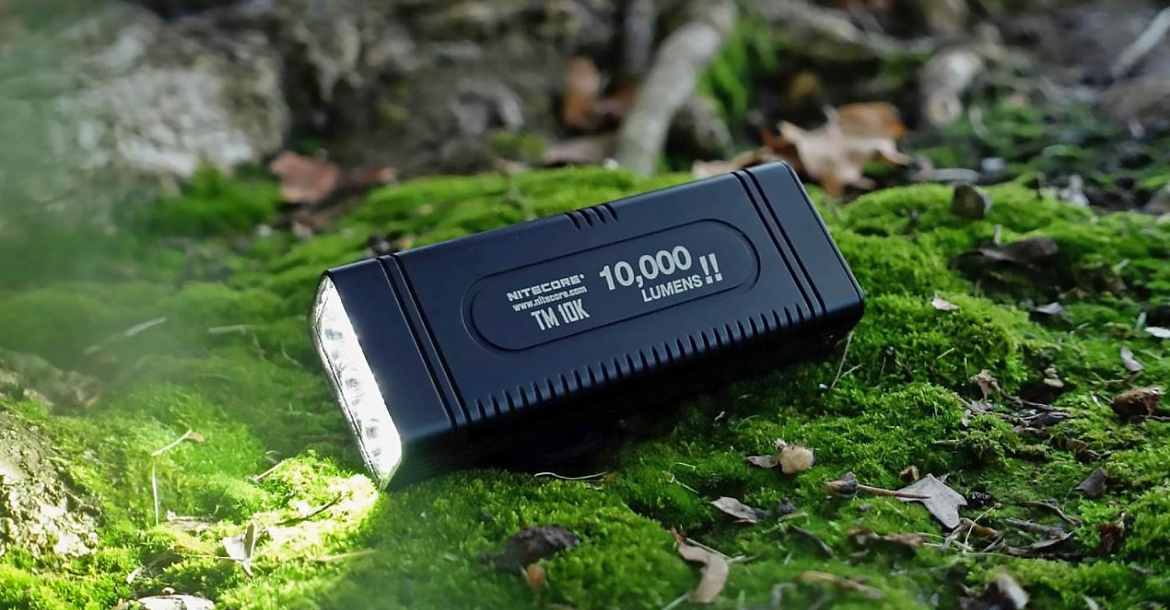 Nitecore TM10K 10.000 lumen flashlight