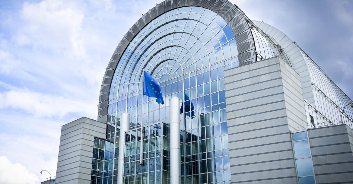Unsettling questions emerge following clashing reactions of two Italian EPP MEPs to the outcome of the IMCO vote on the trilogue