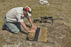 La stuoia da tiro Bob Allen Tactical BAT900 della Boyt Harness Company si può descrivere con tre parole: pratica, solida, comoda