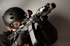 Il red dot MRO della statunitense Trijicon offre un Trijicon&#039;s MRO red dot gunsight offers high performance and quality in a small-size, low-weight packagelivello di resa a fronte di dimensioni e peso molto ridotti